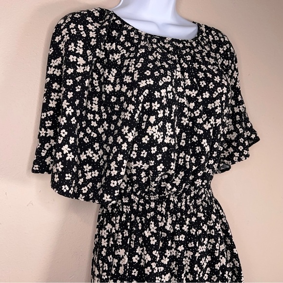 Small H&M Black White Floral Print Peasant Dress Smocked Waist Accent - Picture 8 of 13
